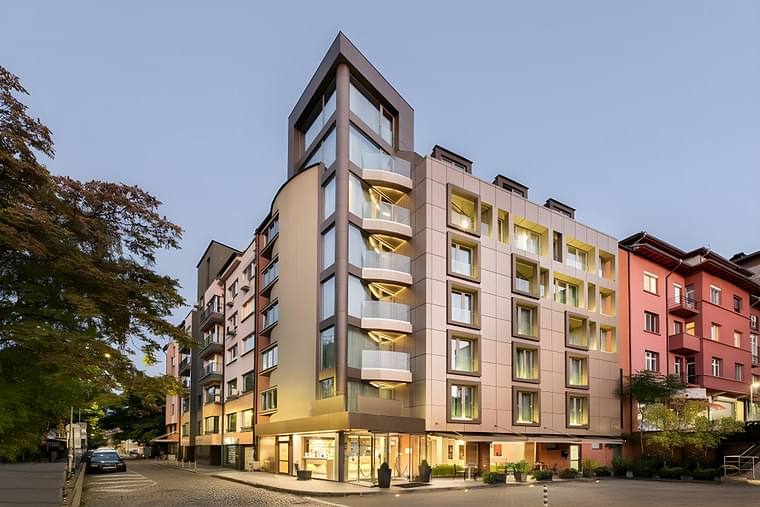 Primary hotel