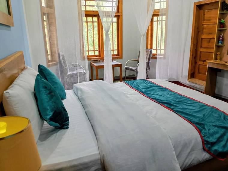 Primary hotel