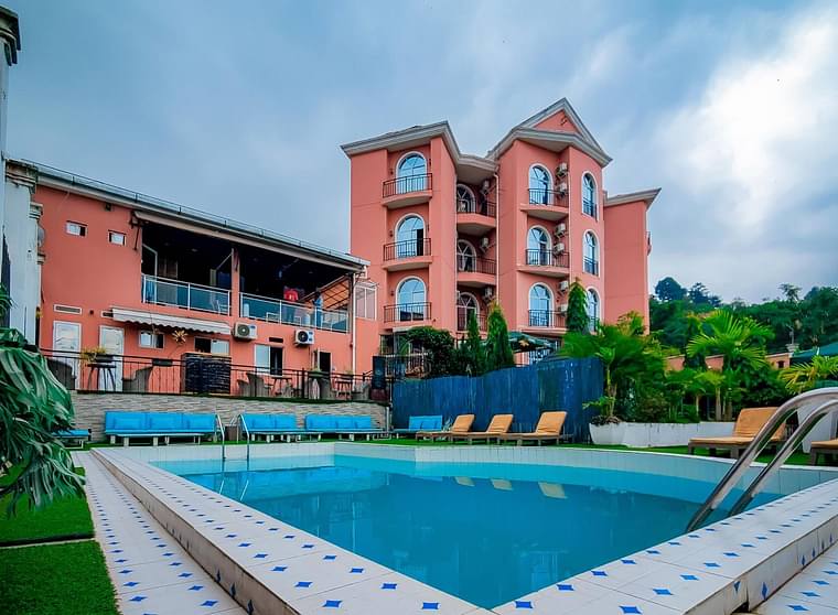 Primary hotel