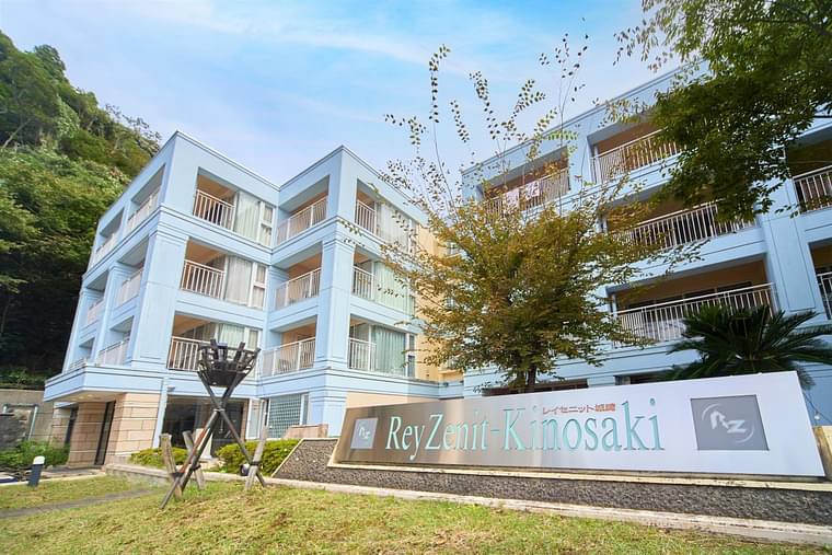 Primary hotel
