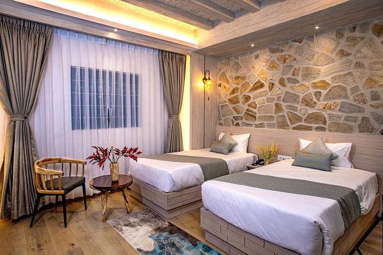 Primary hotel