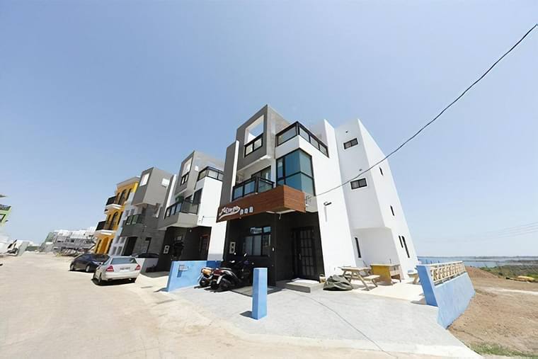 Primary hotel
