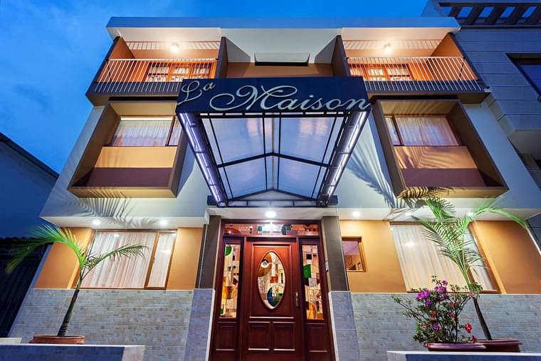 Primary hotel