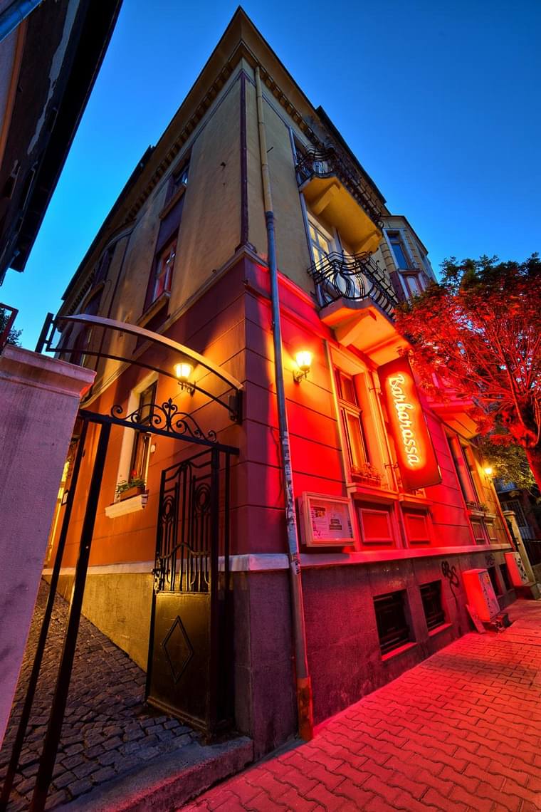 Primary hotel