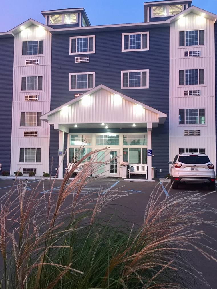 Primary hotel