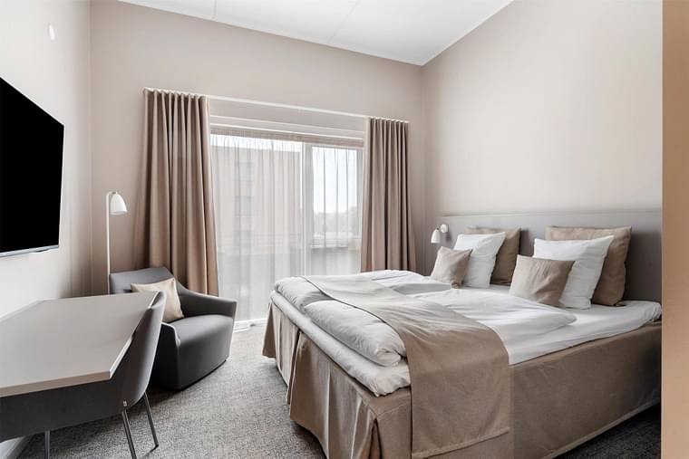 Primary hotel