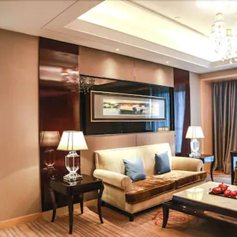 Primary hotel