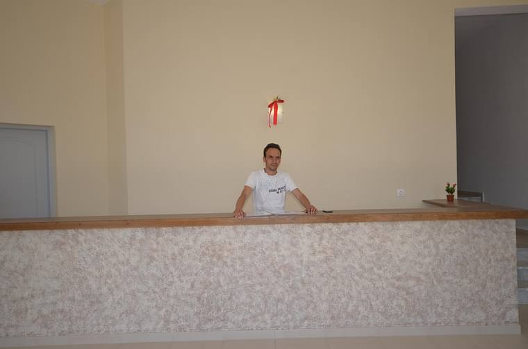 Primary hotel