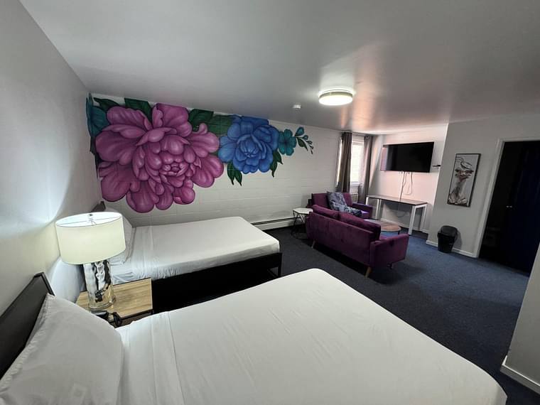 Primary hotel