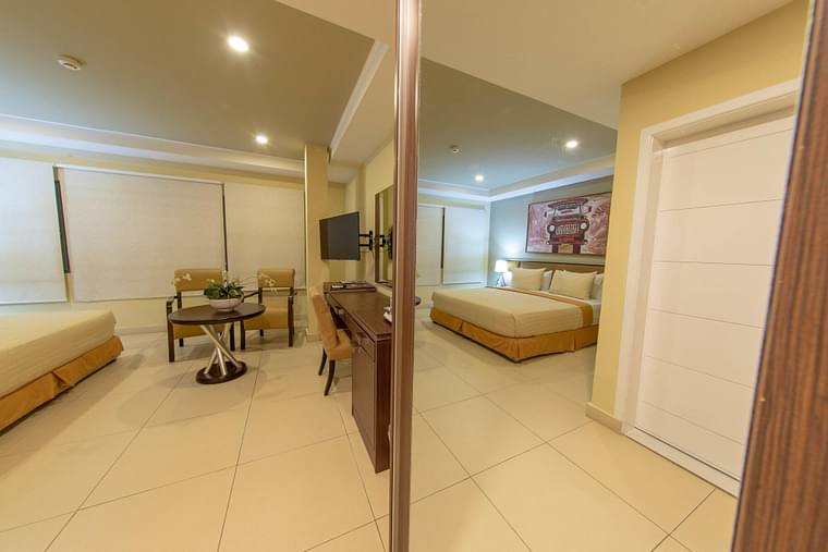 Primary hotel