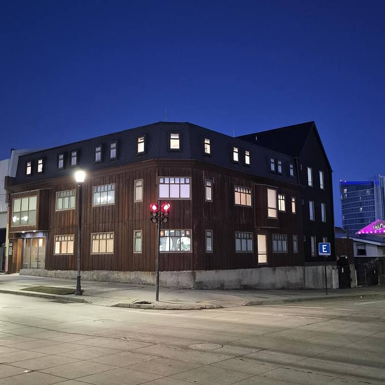 Primary hotel