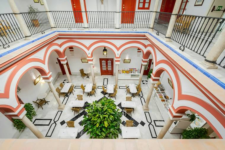 Primary hotel