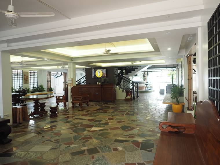 Primary hotel