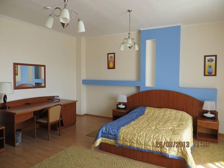 Primary hotel
