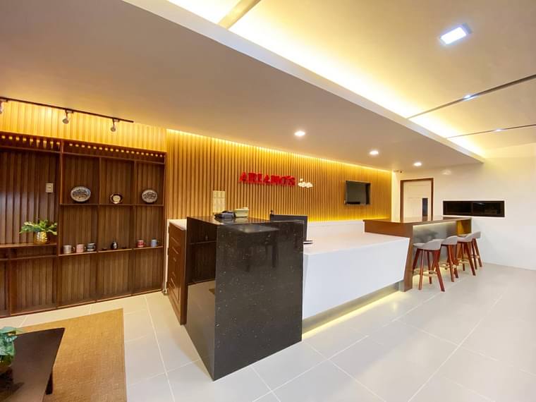 Primary hotel