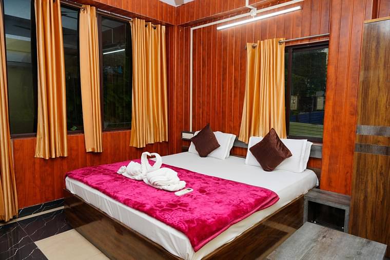 Primary hotel