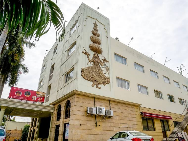 Primary hotel