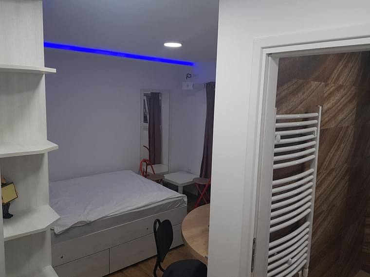Primary hotel