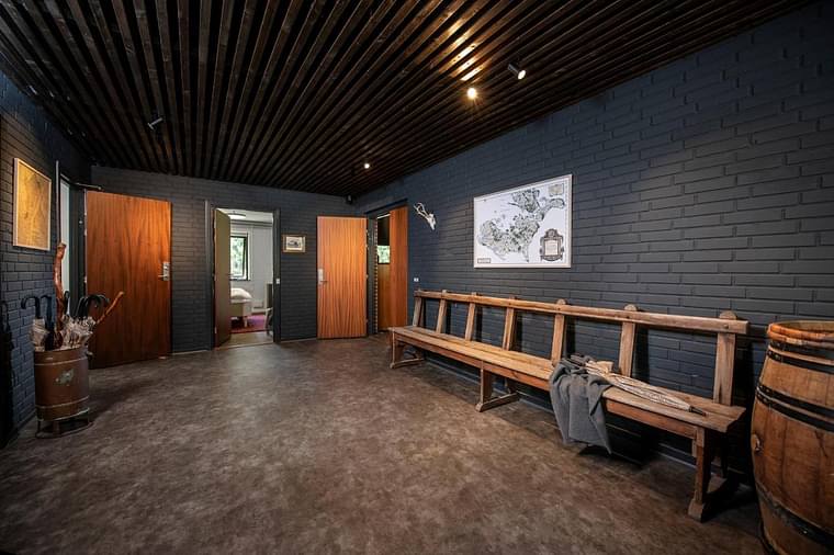 Primary hotel