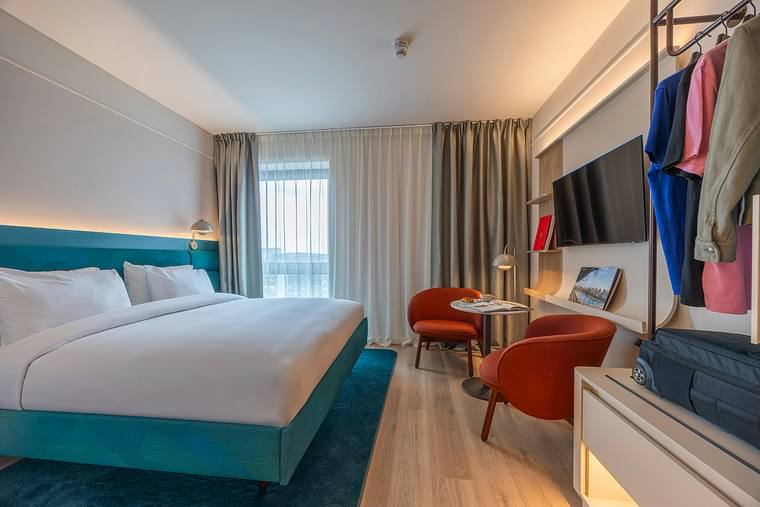 Primary hotel