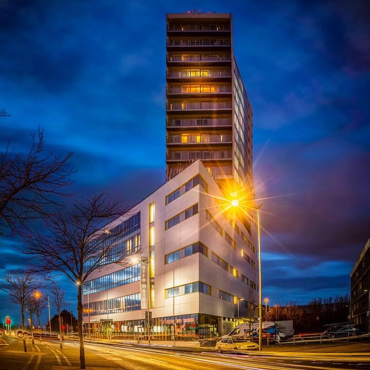 Primary hotel