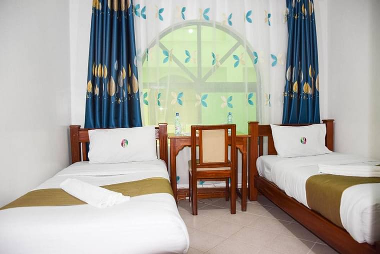 Primary hotel