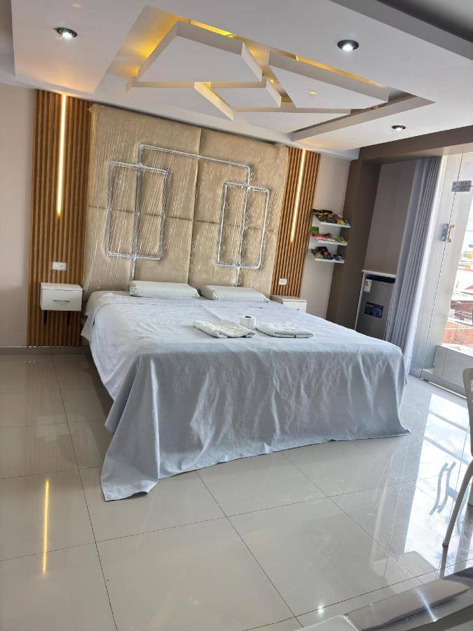 Primary hotel