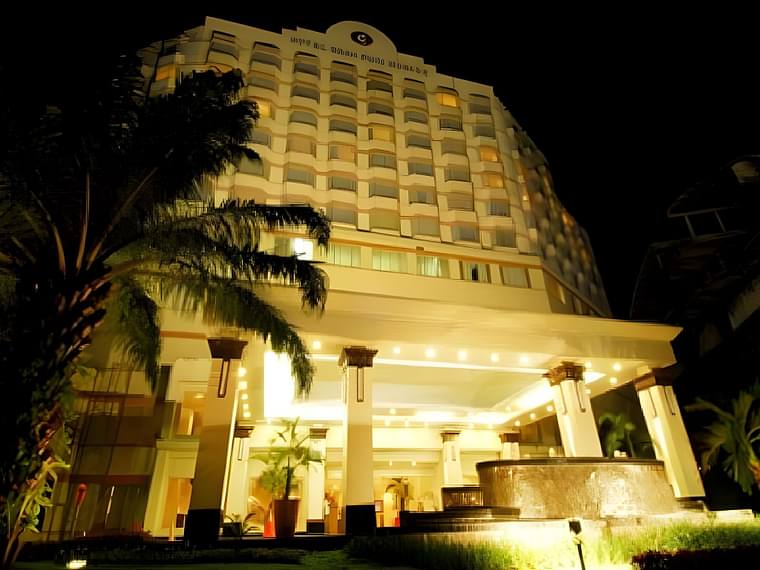 Primary hotel