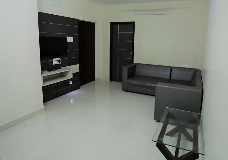Primary hotel