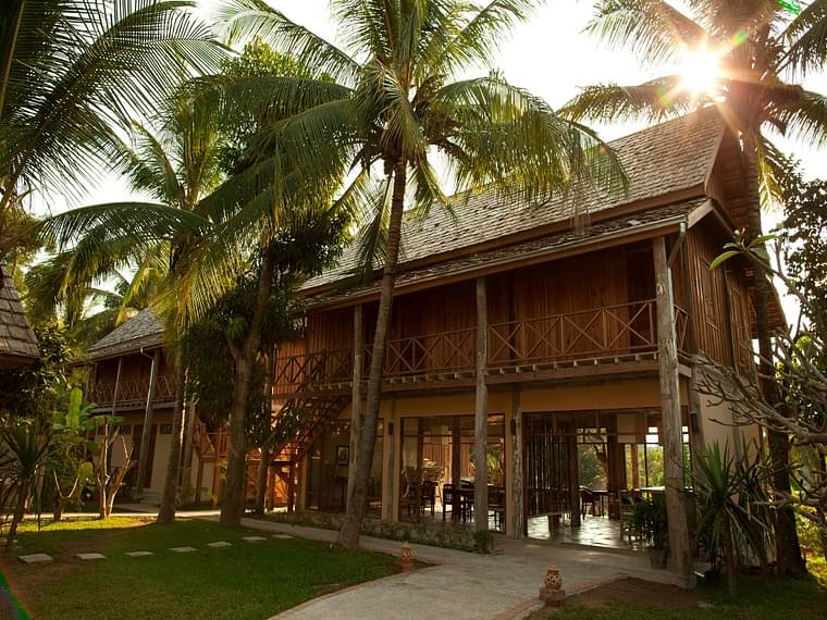Primary hotel