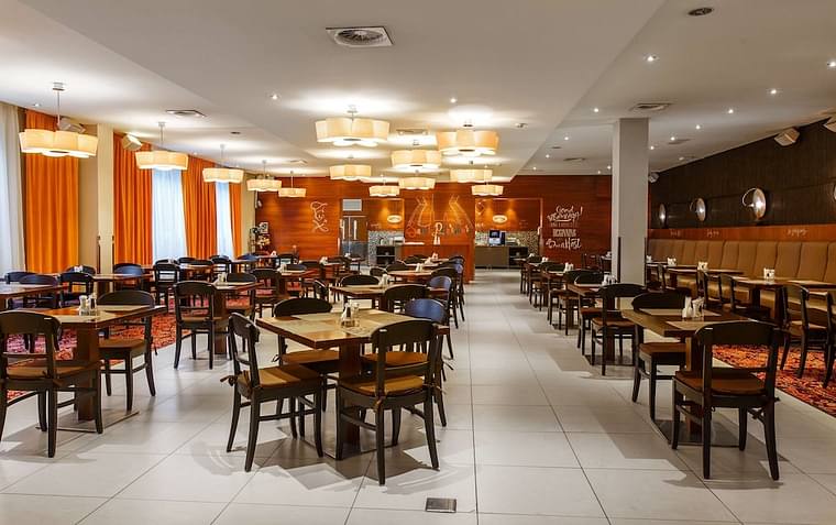 Primary hotel