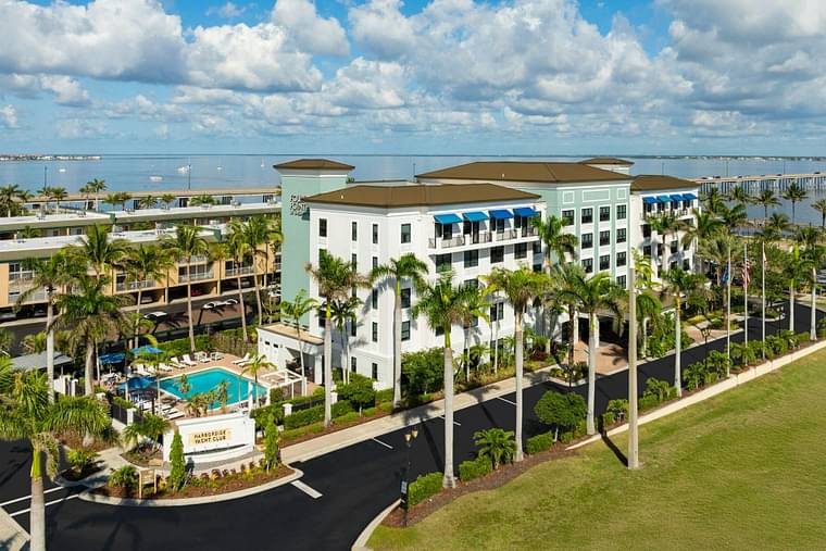 Primary hotel