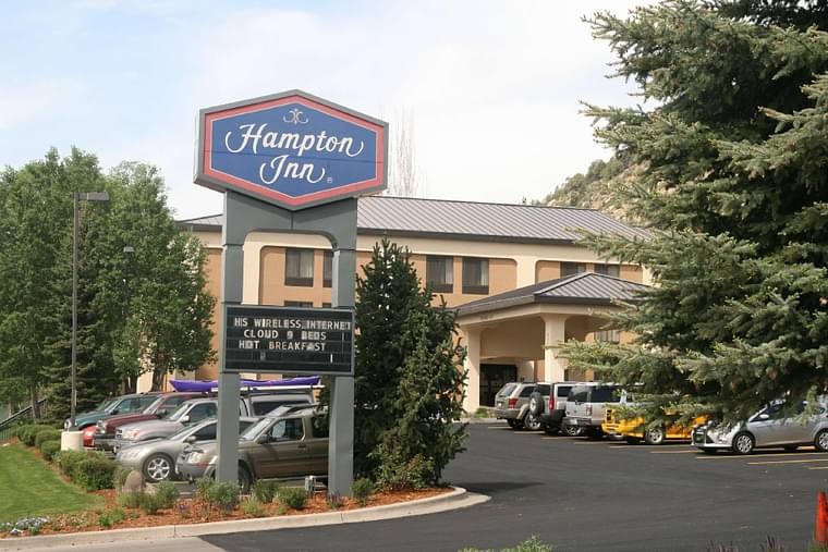 Primary hotel