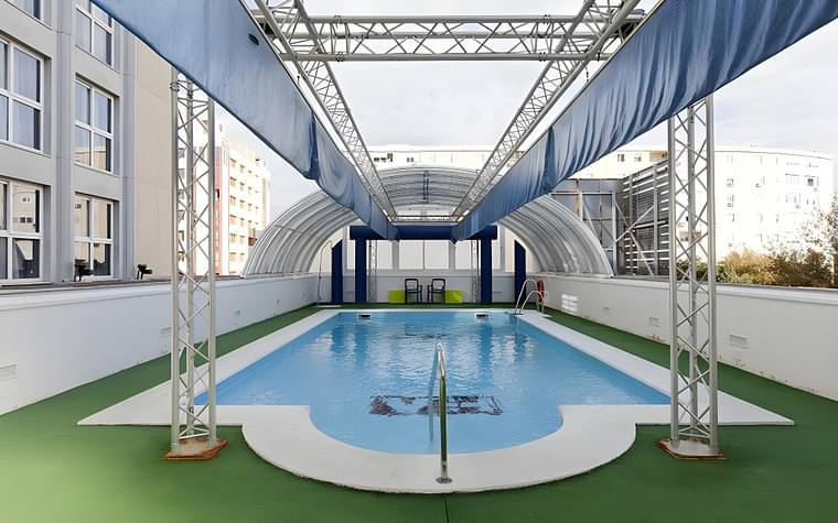 Primary hotel