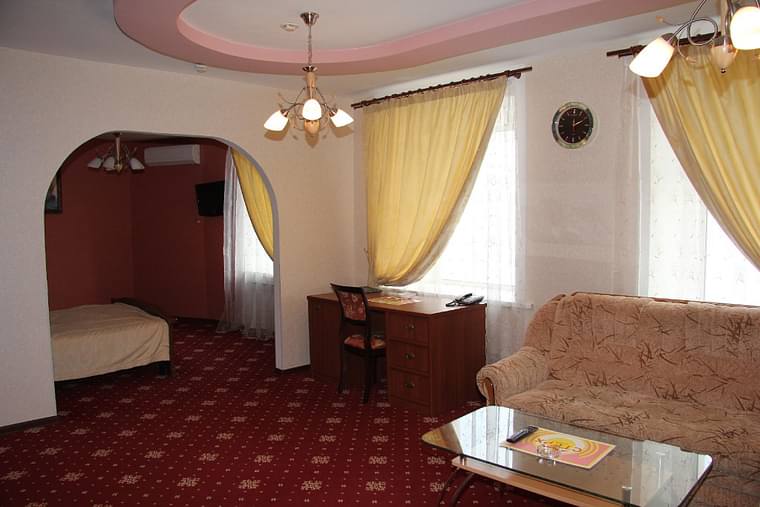 Primary hotel