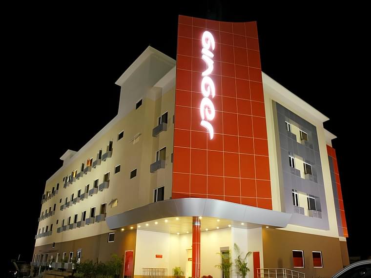 Primary hotel