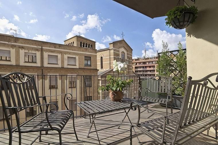 Primary hotel