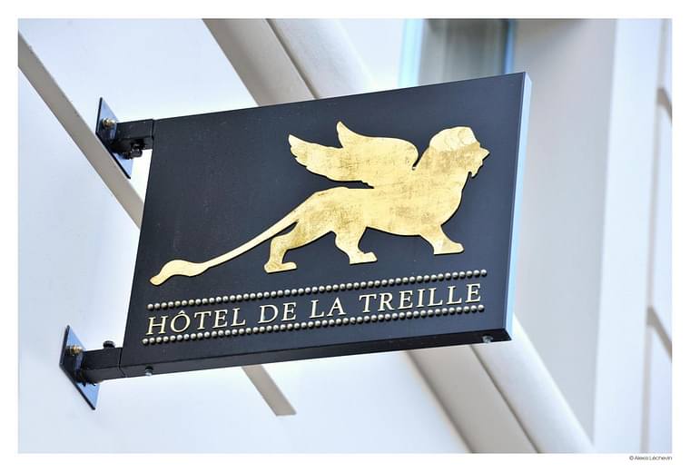 Primary hotel