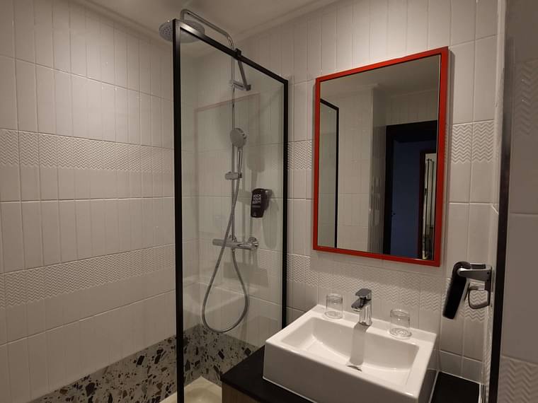 Primary hotel