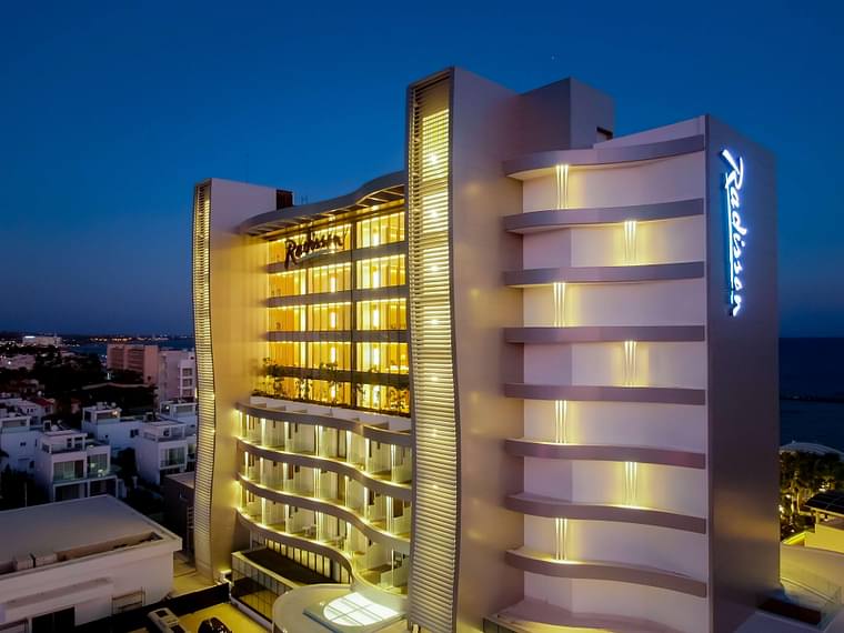 Primary hotel