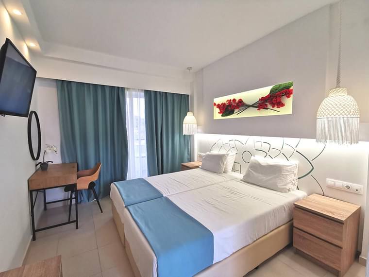 Primary hotel