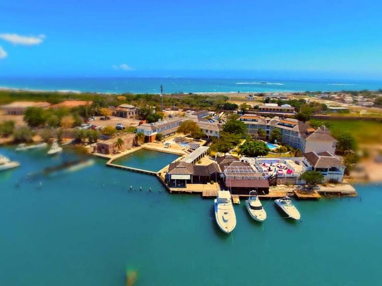 Primary hotel