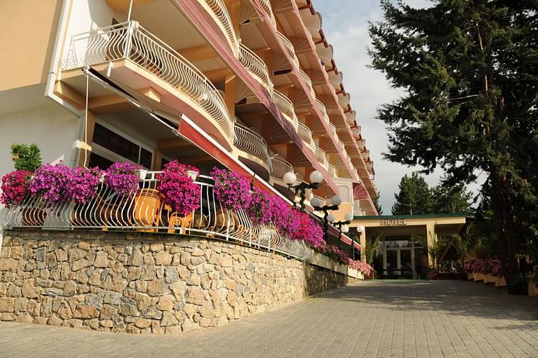 Primary hotel