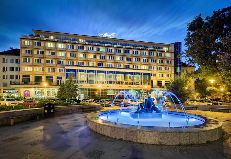 Primary hotel