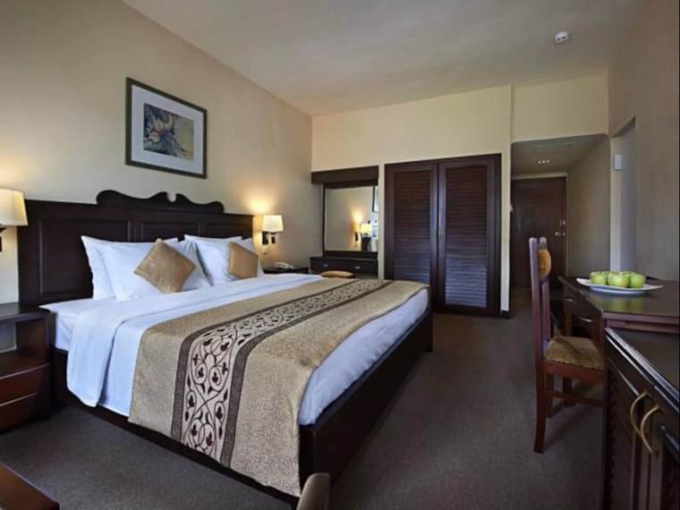 Primary hotel