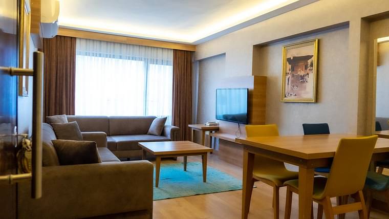 Primary hotel