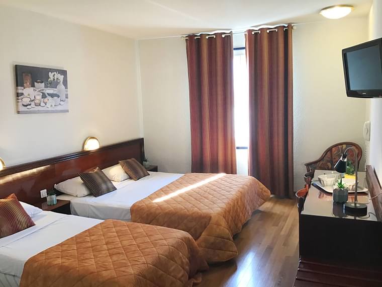Primary hotel