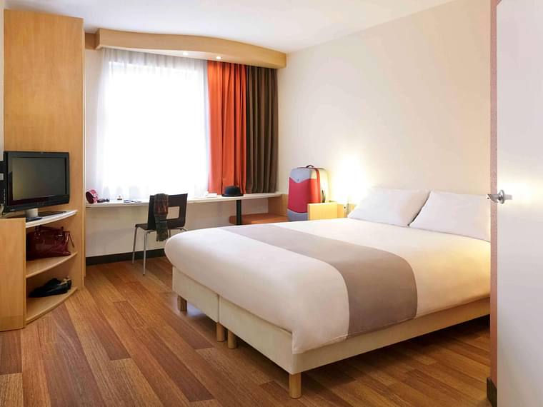 Primary hotel