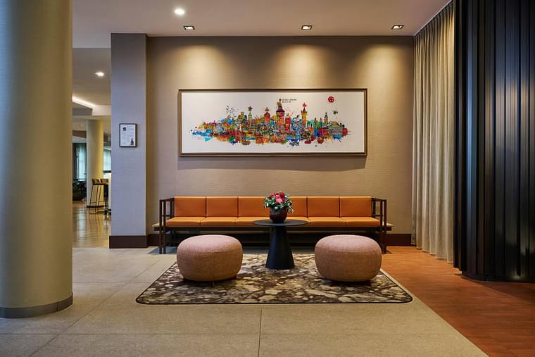 Primary hotel