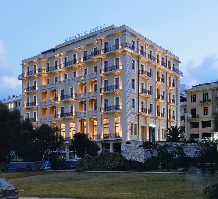 Primary hotel